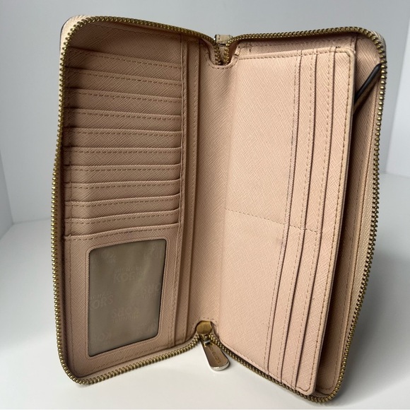 Michael Kors Jet Set Continental Tan Leather Long Zip Around Wallet/Wristlet 💕 - Picture 9 of 14